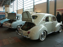 Renault 4 CV Cremeschnittchen