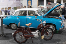 Wartburg 311 (1955-65) hinter Simson Moped Wartburg 311 (1955-65) hinter Simson Moped