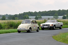 Fiat 500 1968 vor MB 280 SL 1978