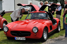 1974 - AMG 300 SL - 4.5-Liter V8 with 280 HP (ohne Spoiler!) Im Jahre 1974 hat AMG sich zum ersten mal am legendren 300 SL Flgeltrer vergriffen und mit damals moderner Technik ausgestattet. Als Motor diente der 450er, bekannt aus S-Klasse W116 und SL R107. Die Leistung wurde auf 280 PS gesteigert.