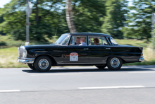 Mercedes Benz 220 S W111 (1962) - Dienstwagen des Bgm. Wilhelm Kaisen, am Steuer Wilm Koopmann, Beifahrer Brgerschaftsprsident Christian Weber