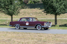 Mercedes Benz 220 SEb W111 (1965)