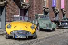 li: Daimler SP 250 (1959) re: Citroen 2CV AZ (1958)