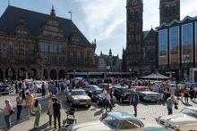 Sammeln vor der Abfahrt auf dem Marktplatz