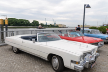 Cadillac Eldorado Cabrio (li) Ford Galaxy Sunliner (re)