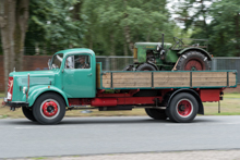 Mercedes Benz L311 Pritsche mit Fendt Dieselross