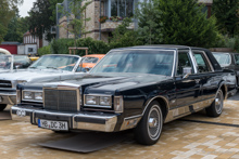 Lincoln Town Car (1985–1989)