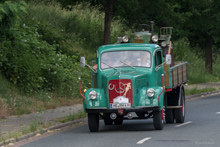 Mercedes Benz L311 Pritsche mit Fendt Dieselross