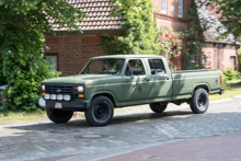 Ford F 150 Military (ca. 1986) Ford F 150 Military (ca. 1986)