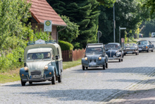 Citroen Kastenente AKS 400 - Citroen 2 CV (ca. 1956) - VW 1200 Ovali - MG B - Mercedes-Benz C 123 Coupe