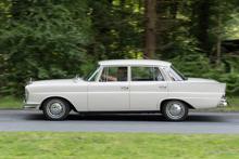 Mercedes-Benz 220 SE W111 (1959-68)