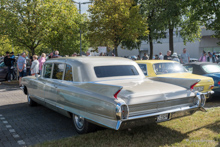Cadillac Fleetwood (1962) mit erhöhtem Dach Cadillac Fleetwood (1962) mit erhöhtem Dach