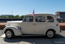 Austin FL1 Saloon (1951)