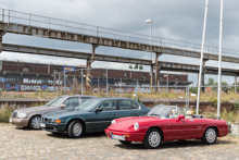 Alfa Romeo Spider Serie 4 (1989-93) vor BMW 7er E38 (1994-2001) und Mercedes Benz S-Klasse Baureihe 140 (1996-98) Alfa Romeo Spider Serie 4 (1989-93) vor BMW 7er E38 (1994-2001) und Mercedes Benz S-Klasse Baureihe 140 (1996-98)