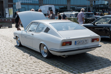 Audi 100 Coupe (1971) mit extremem Tuning, z.B. Luftfahrwerk
