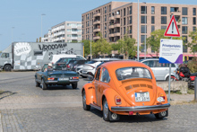 vorn: Mercedes Benz 280 SL Pagode W113 (1963-71) hinten: VW 1302 Automatic (1971-1972)