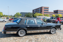 Lincoln Town Car Signature Series (19811985)