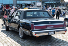 Lincoln Town Car Signature Series (19811985)